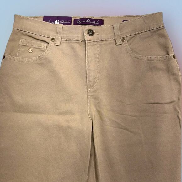 GLORIA VANDERBILT Women’s 8 Short Tan Casual AMANDA Jeans - Picture 1 of 4